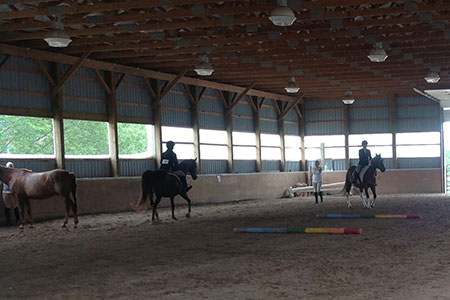 Stillbrook Riding Stables offers English and Western lessons